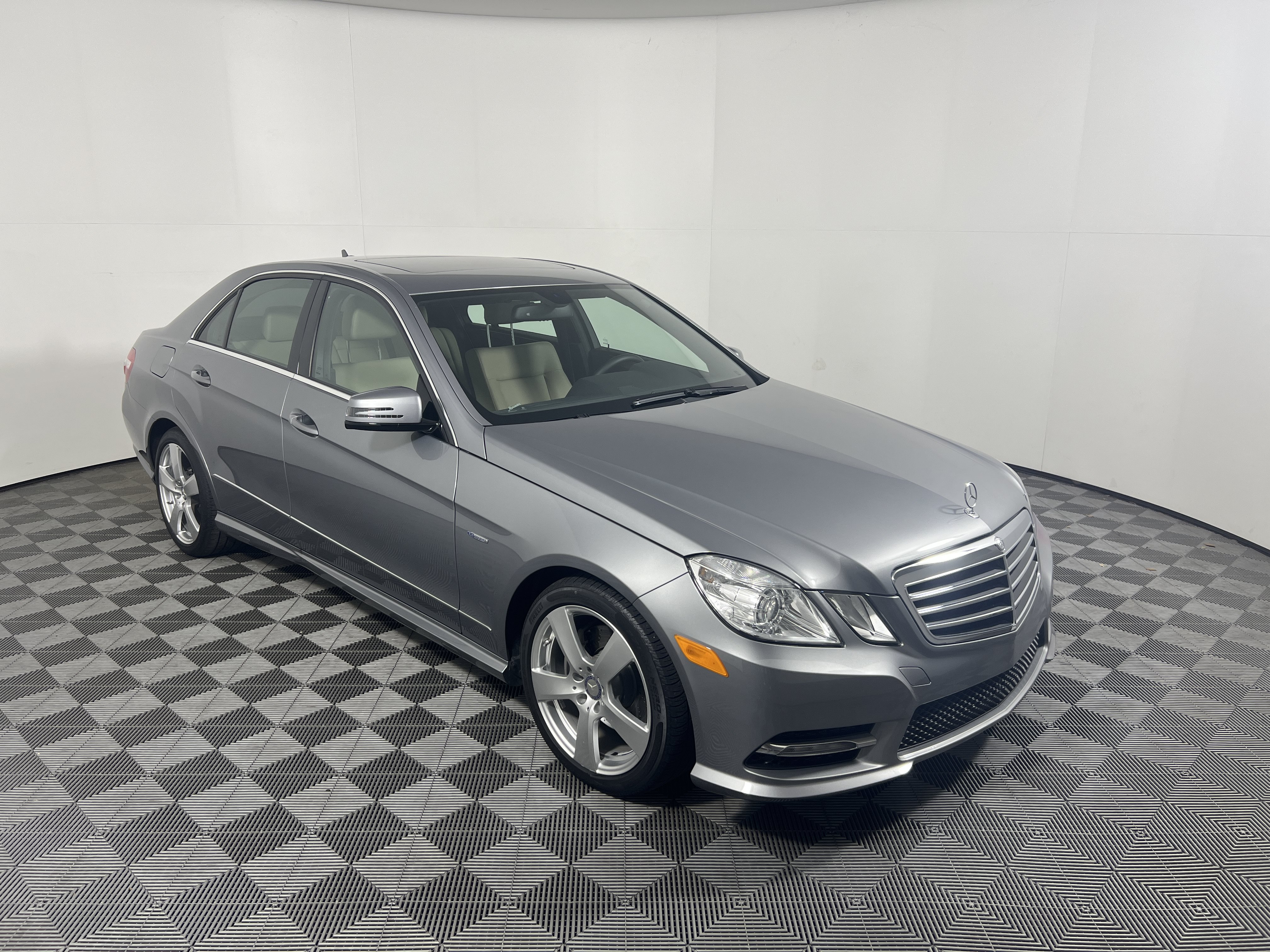 Used 2012 Mercedes-Benz E 350 Sedan image 7