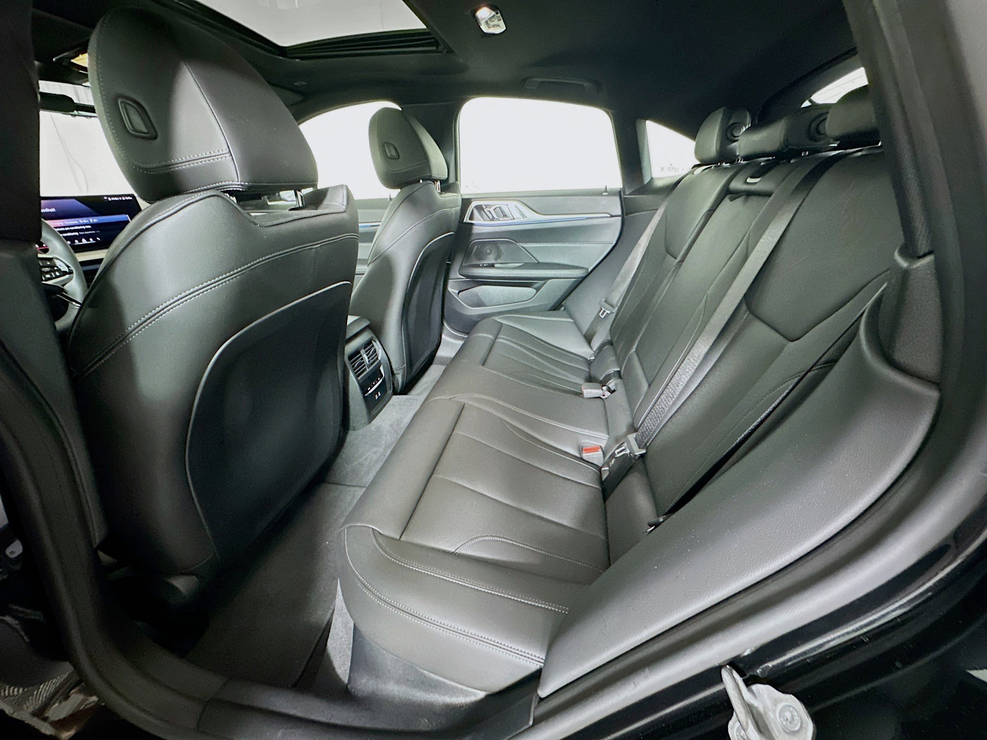 Used 2025 BMW i4 eDrive40 image 29