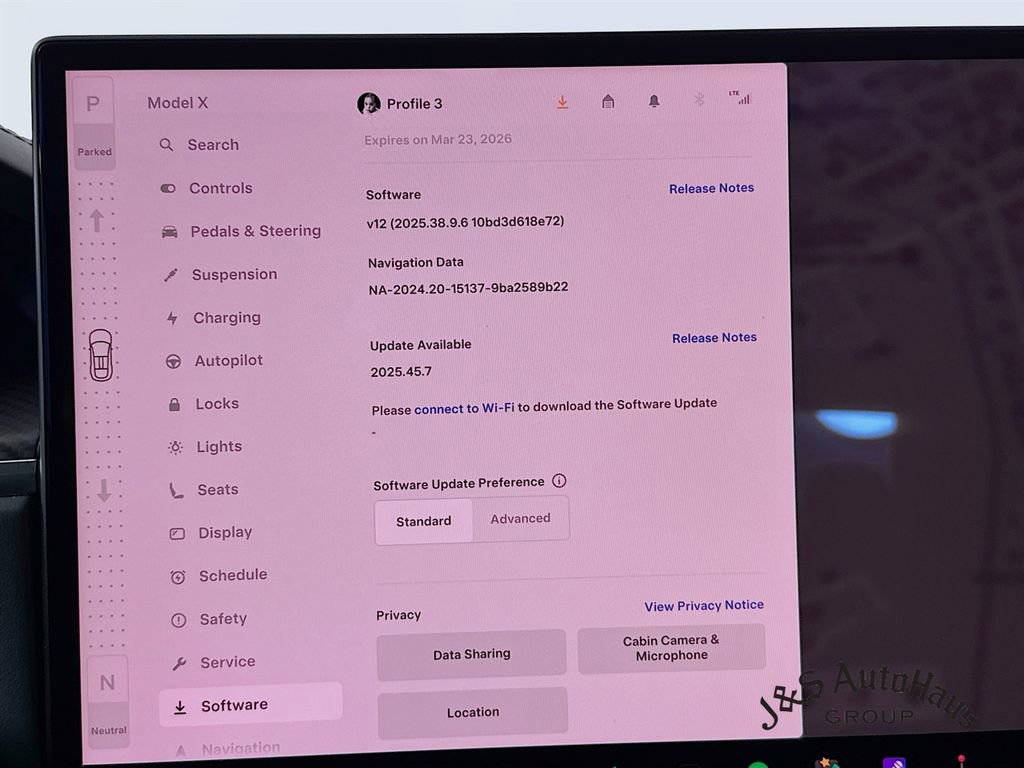 Used 2025 Tesla Model X Plaid image 17