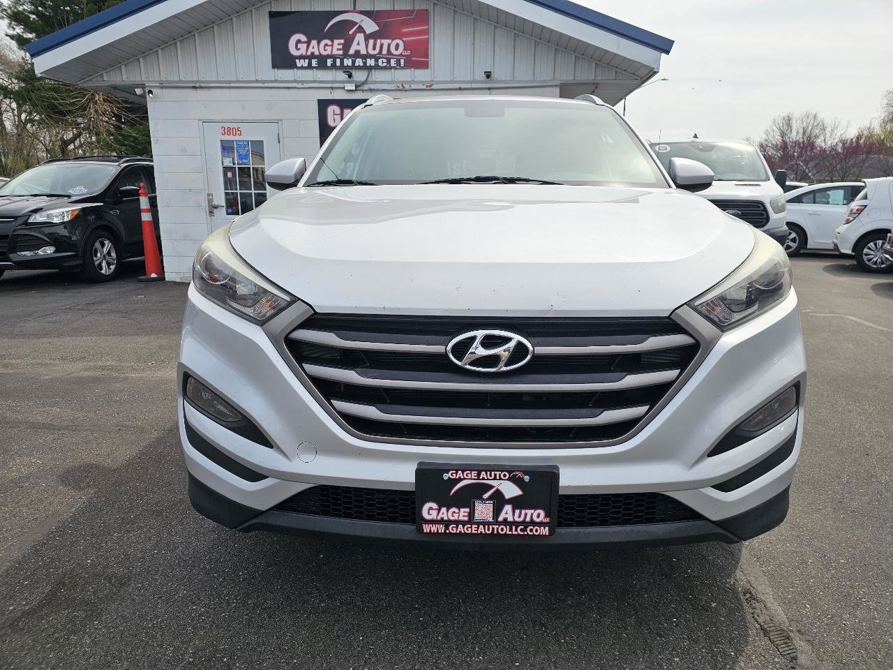 Used 2016 Hyundai Tucson SE w/ Option Group 02 AWD/4WD image 3