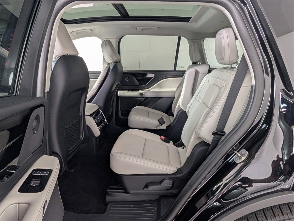 New 2025 Lincoln Aviator Reserve w/ Luxury Package image 7