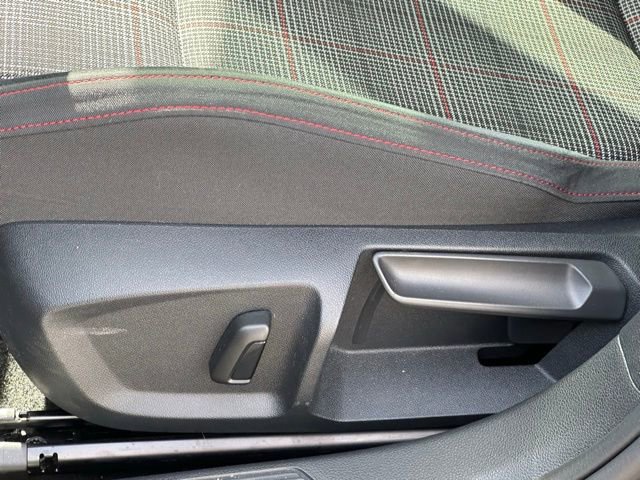 Used 2022 Volkswagen GTI SE image 29