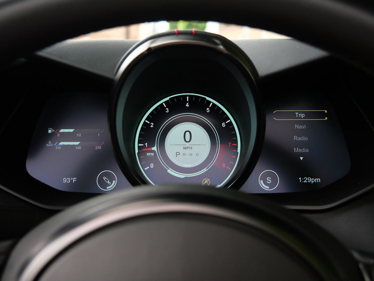 Used 2023 Aston Martin V8 Vantage Roadster RWD image 6