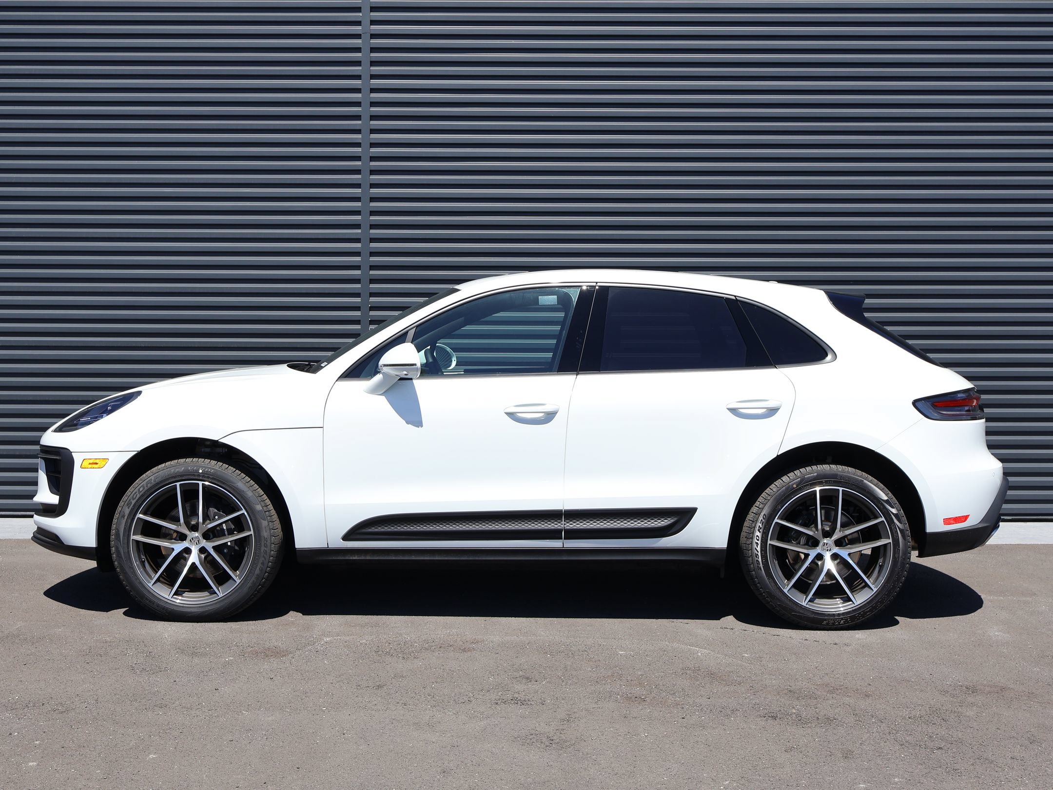 New 2026 Porsche Macan AWD/4WD image 2