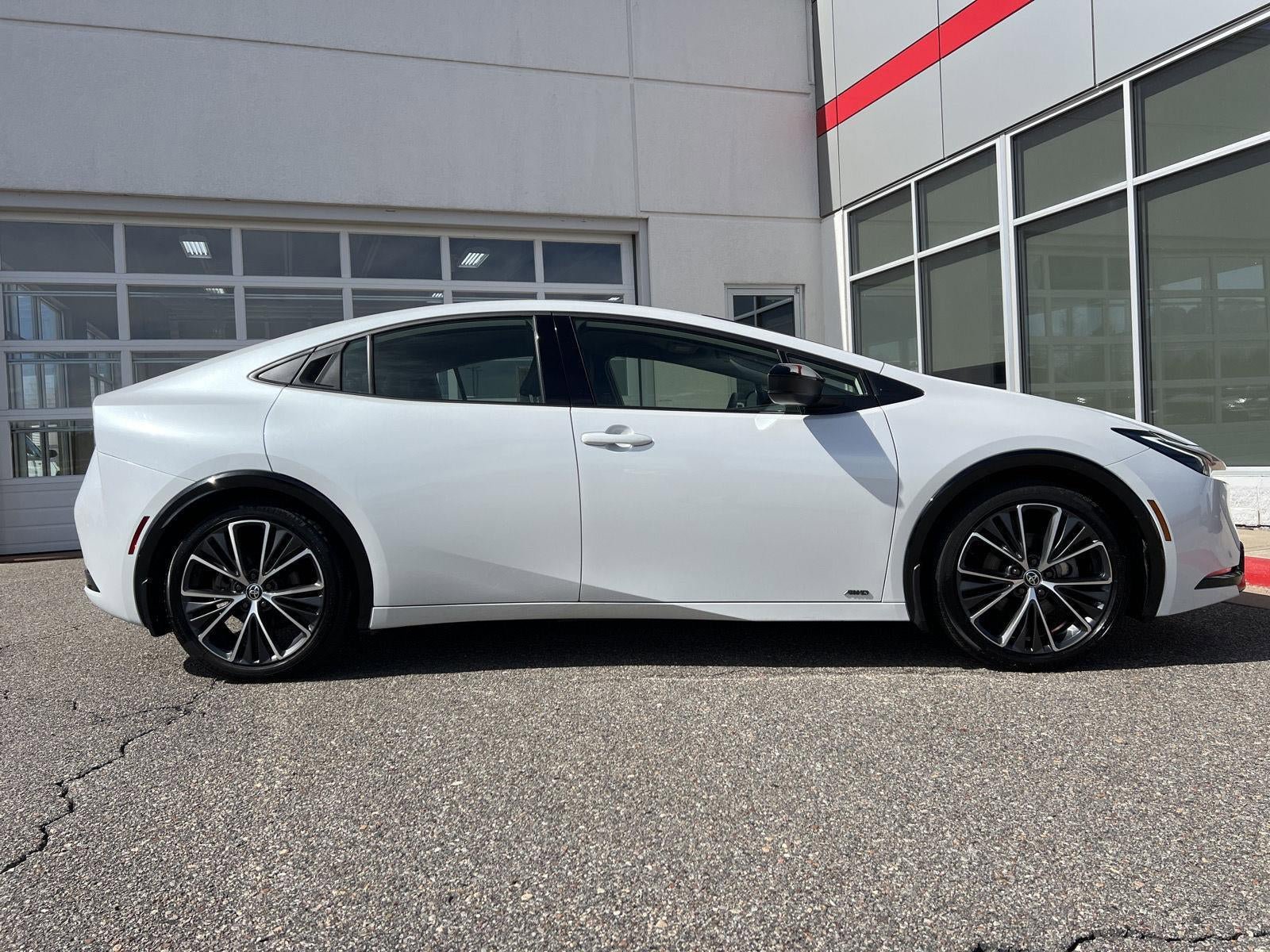 Used 2024 Toyota Prius XLE AWD/4WD image 17