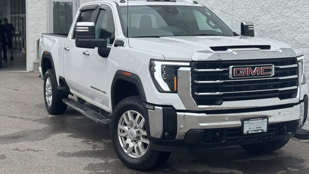 Used 2024 GMC Sierra 2500 SLT w/ SLT Premium Package image 17