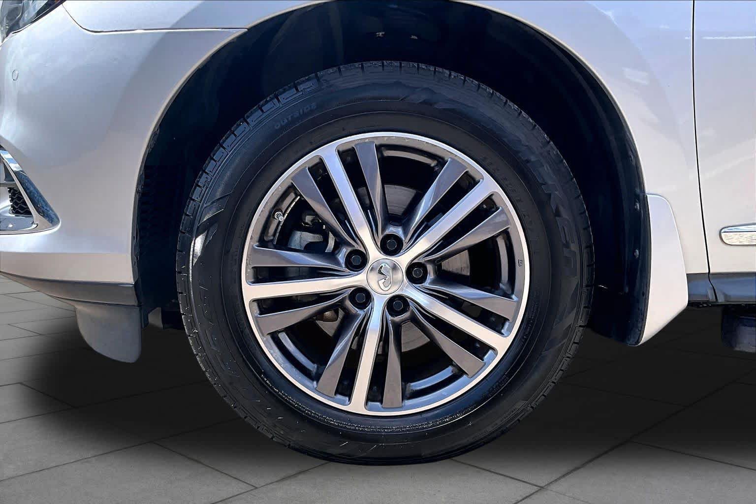 Used 2017 INFINITI QX60 FWD w/ Premium Plus Package image 13