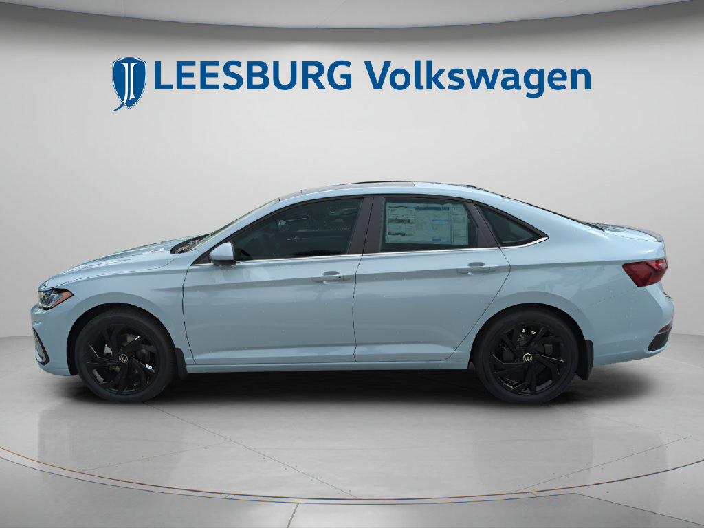 New 2026 Volkswagen Jetta SE FWD image 11