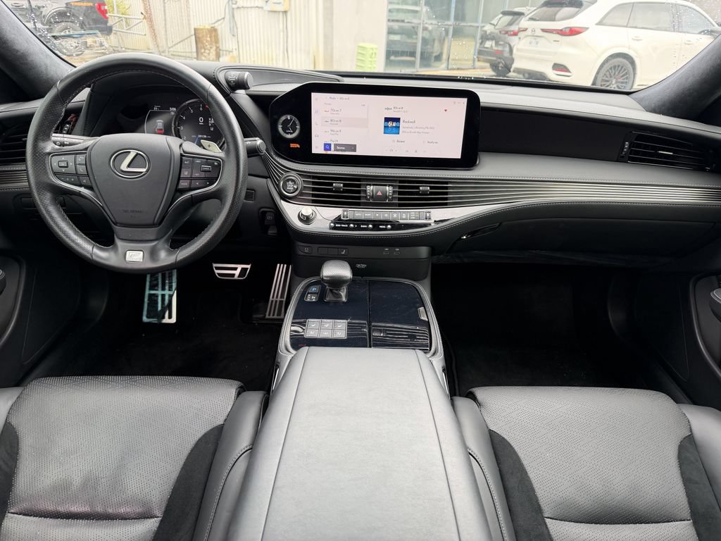 Used 2023 Lexus LS 500 F Sport w/ Cold Weather Package (CK) RWD image 25