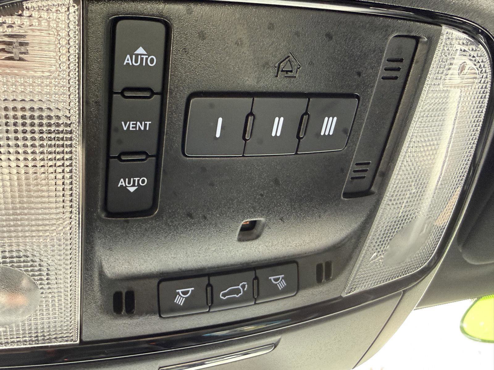 Used 2025 Dodge Durango R/T image 31