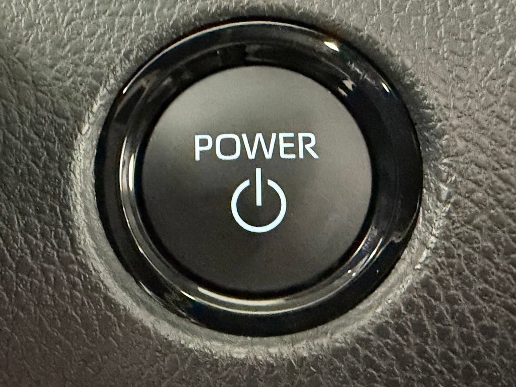 Used 2026 Toyota Camry SE FWD image 30