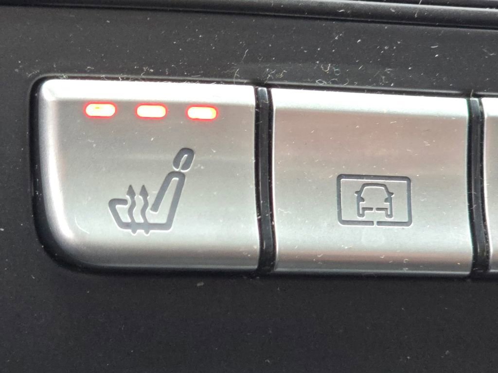 Certified 2020 Mercedes-Benz GLA 250 4MATIC image 6