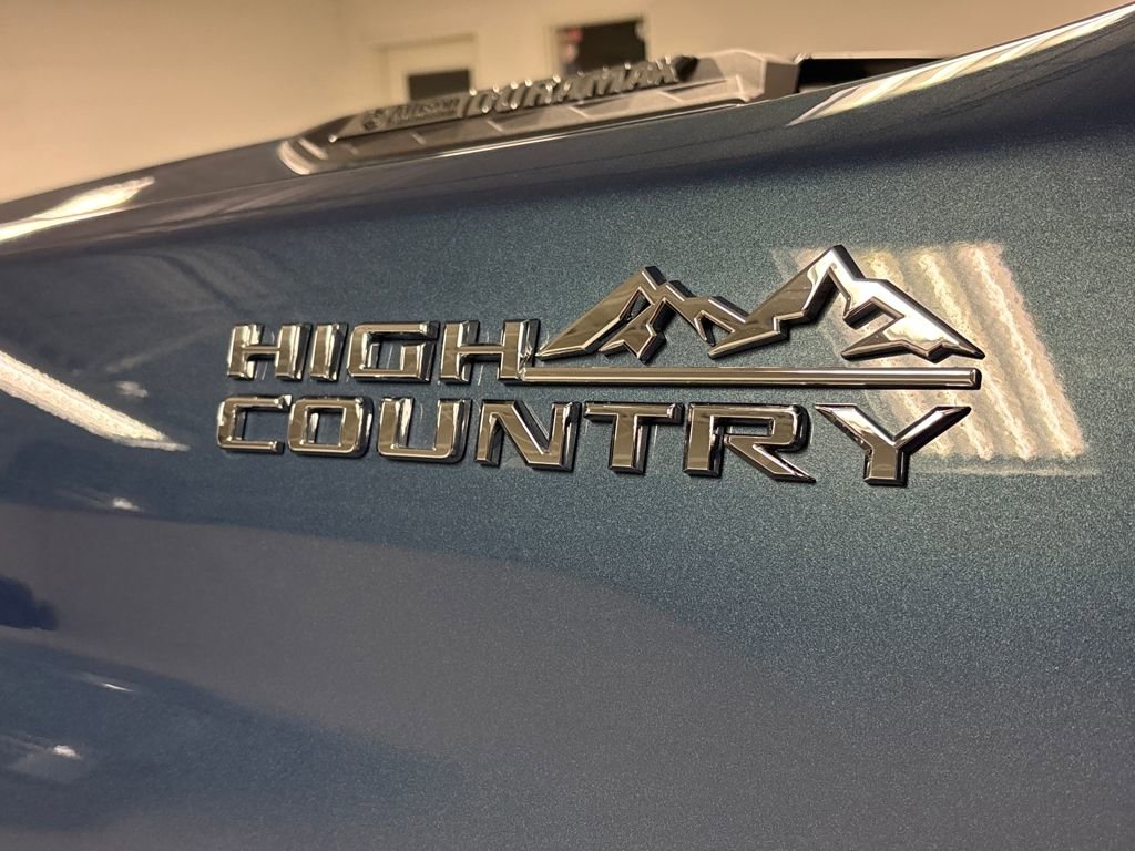 Used 2024 Chevrolet Silverado 2500 High Country w/ High Country Premium Package image 12