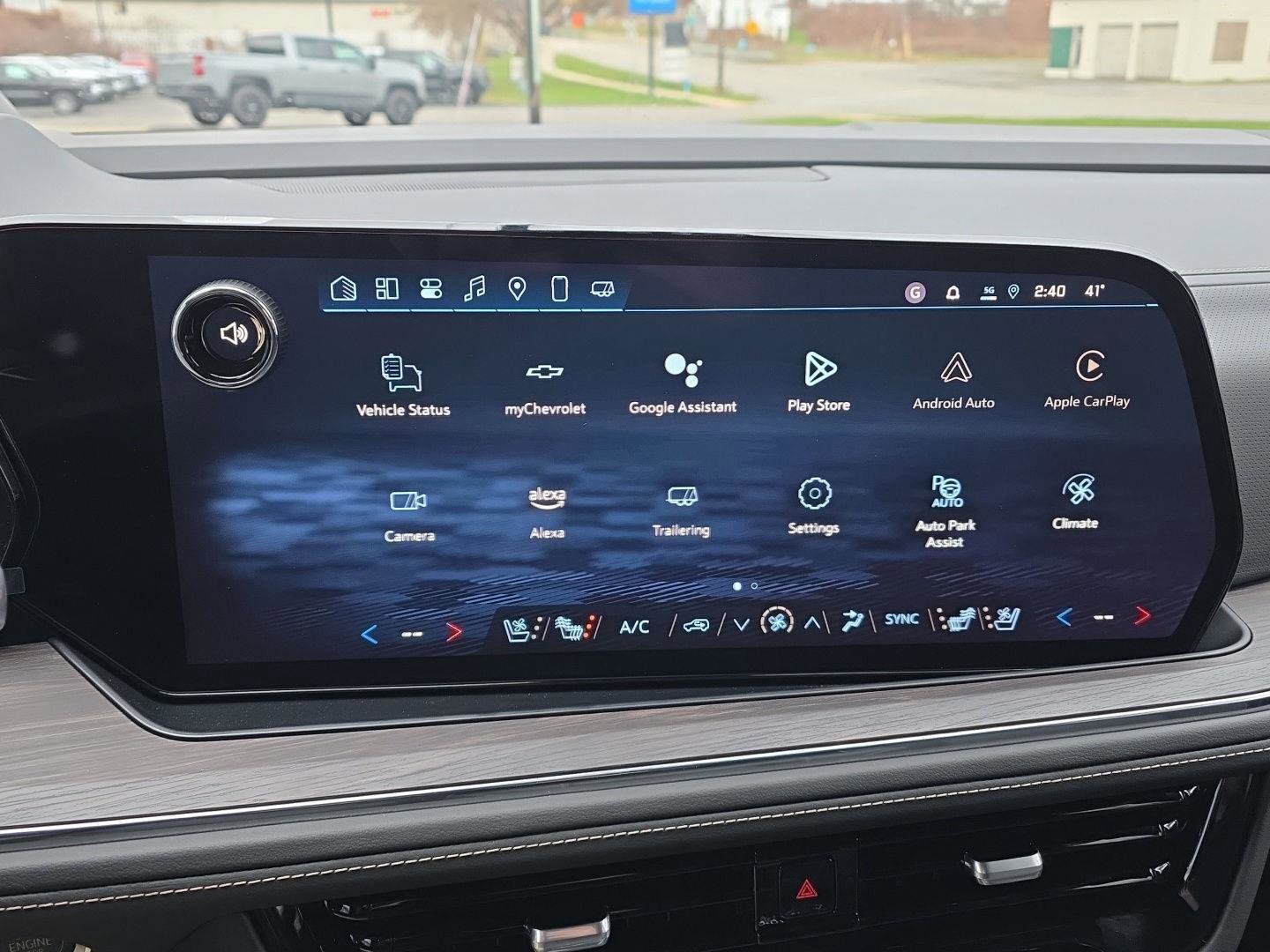 New 2025 Chevrolet Suburban Premier image 16