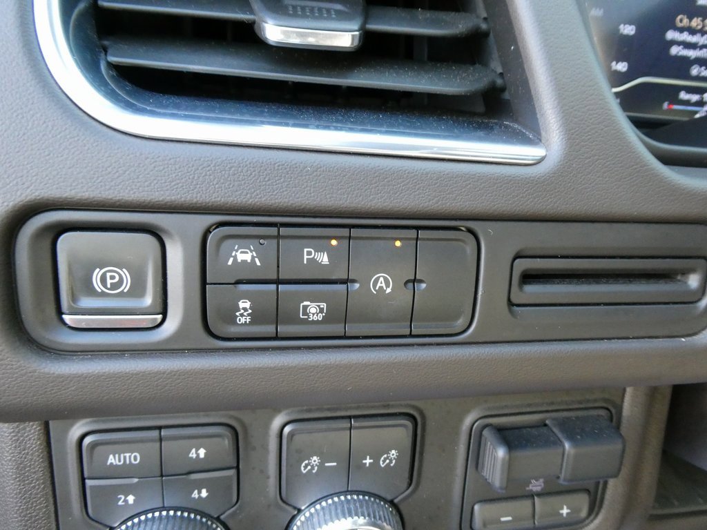 Used 2023 GMC Yukon SLT w/ SLT Premium Package image 30