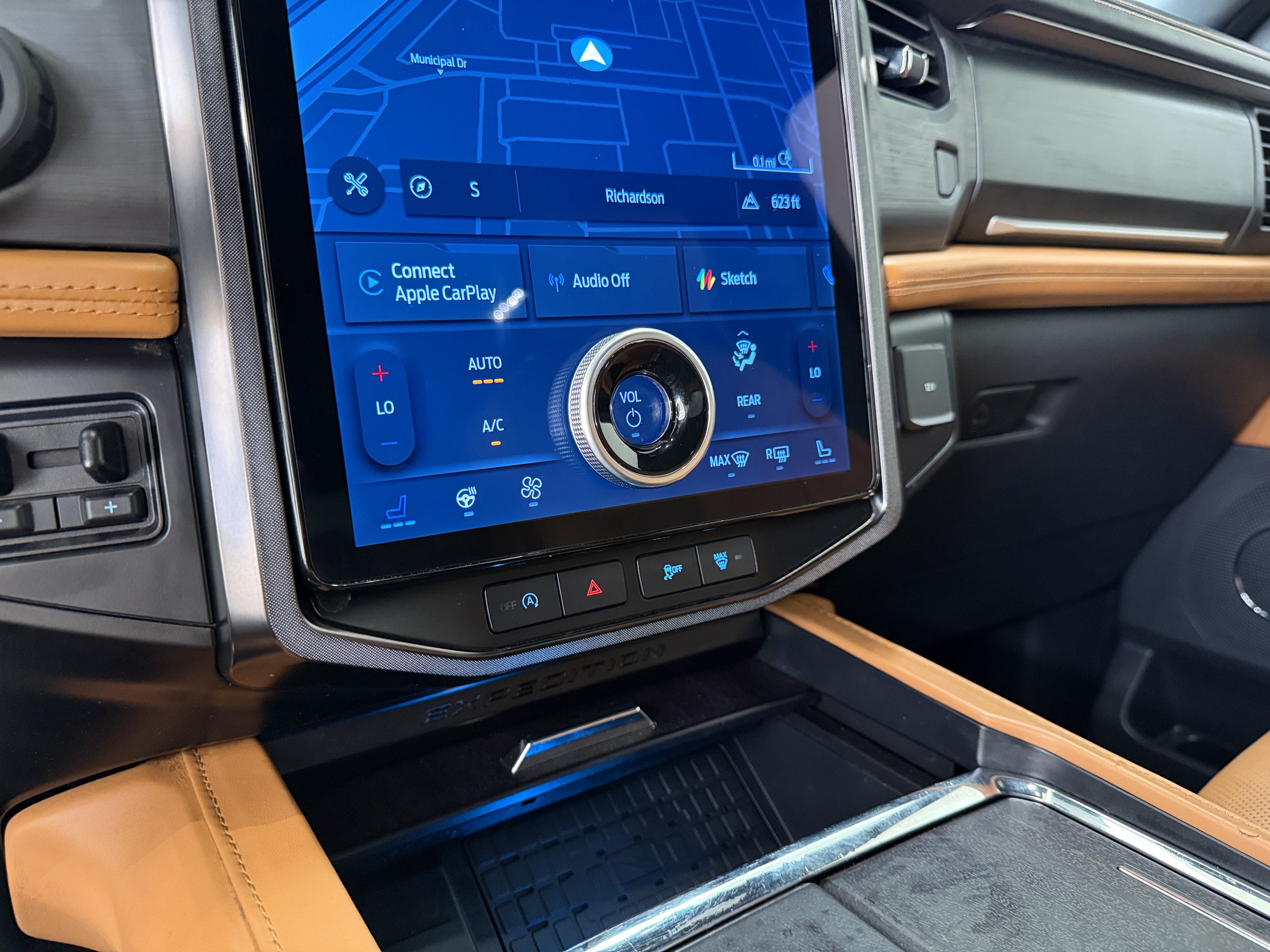 Used 2023 Ford Expedition Platinum AWD/4WD image 25