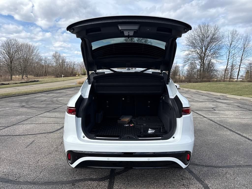 Used 2026 Jaguar F-PACE R-Dynamic S AWD/4WD image 9