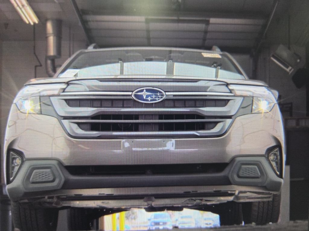 Used 2025 Subaru Forester Premium AWD/4WD image 6