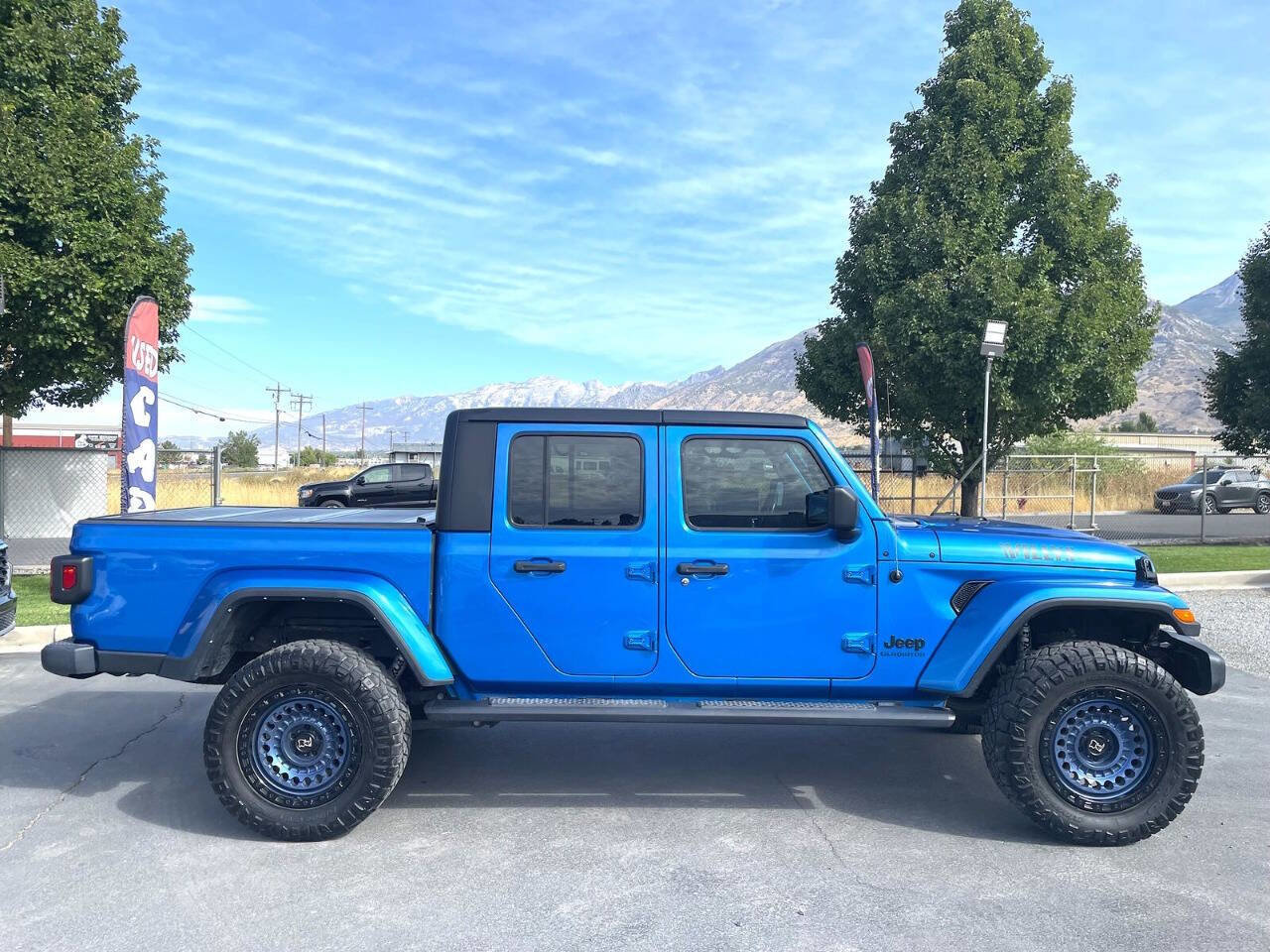 Used 2021 Jeep Gladiator Sport image 2