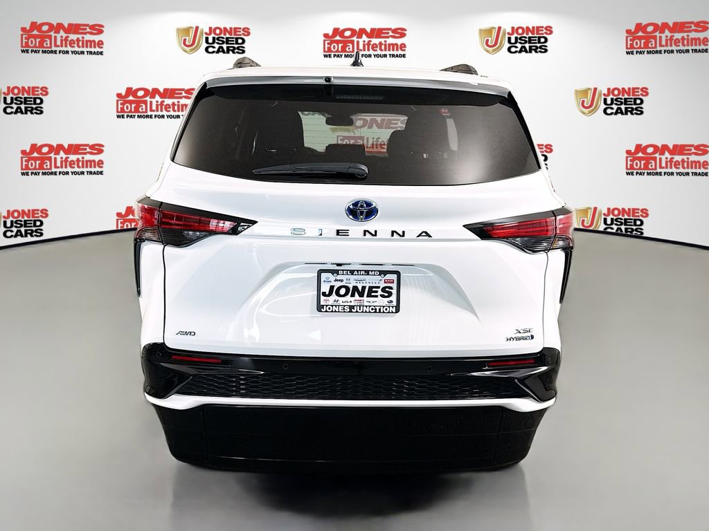 Used 2024 Toyota Sienna XSE w/ XSE Plus Package AWD/4WD image 17
