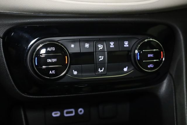 Used 2020 Buick Encore GX Essence image 23