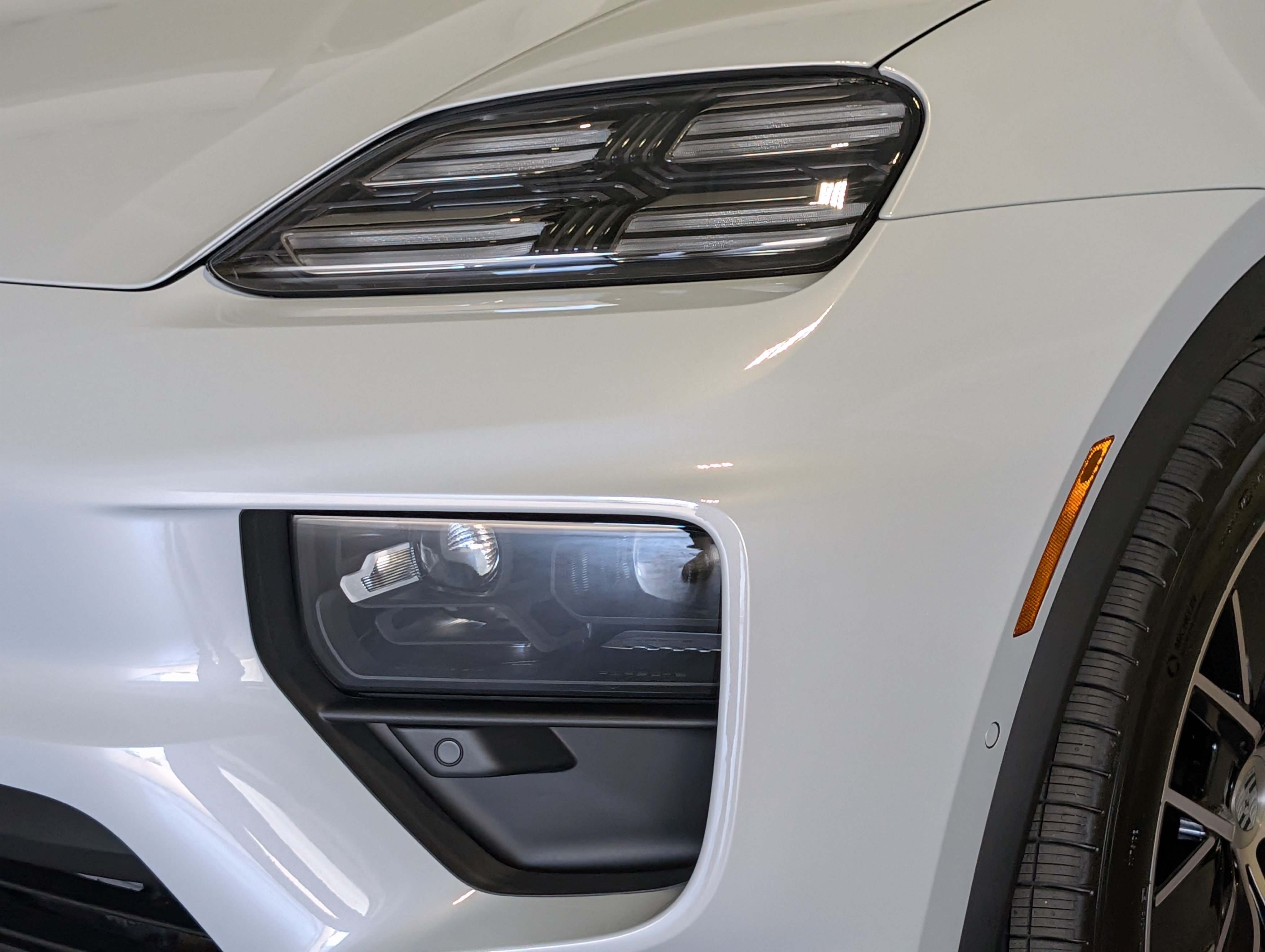 New 2026 Porsche Macan 4 Electric AWD/4WD image 13