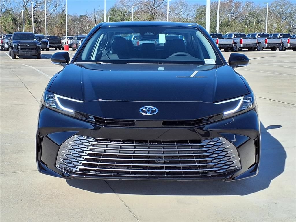 Used 2026 Toyota Camry XLE FWD image 4