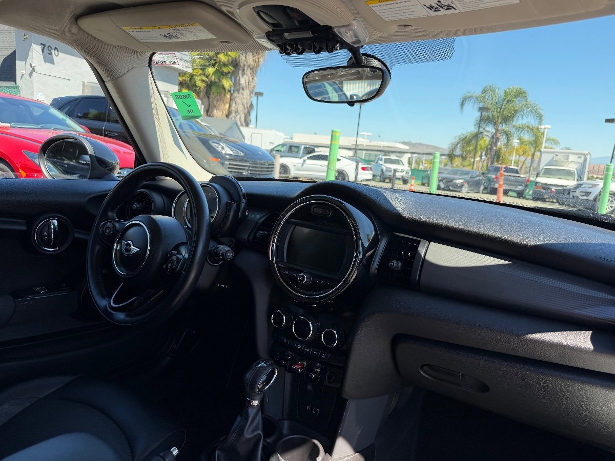 Used 2017 MINI Cooper 2-Door Hardtop image 23