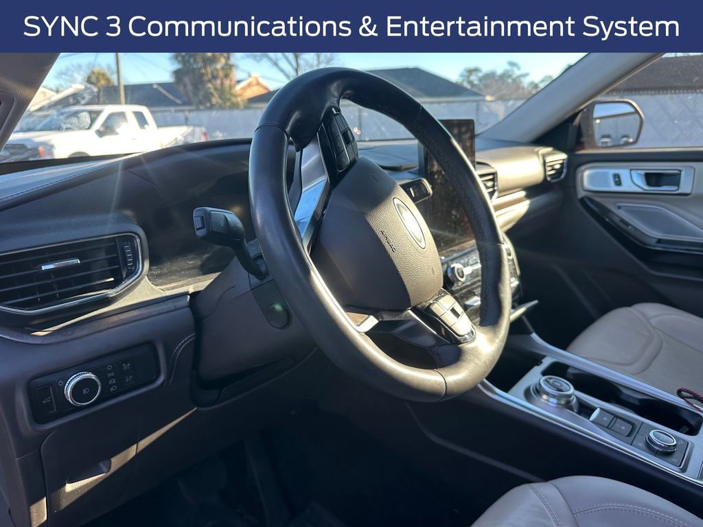 Used 2023 Ford Explorer Platinum w/ Technology Package image 16