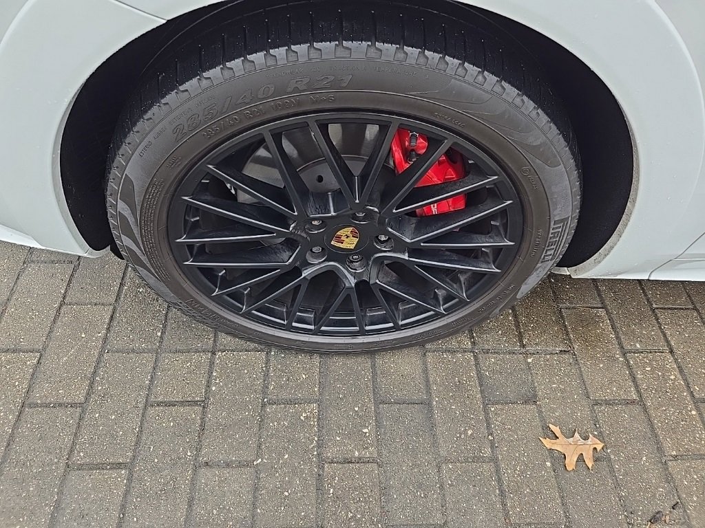 Used 2023 Porsche Cayenne GTS image 10