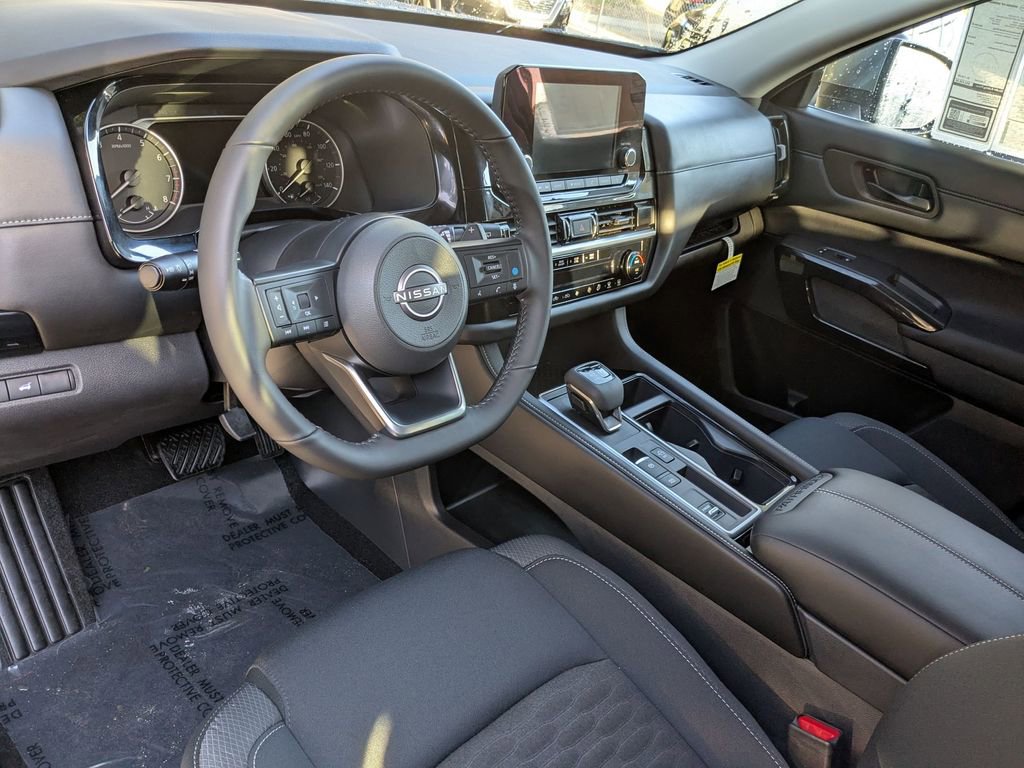 New 2025 Nissan Pathfinder SV image 14