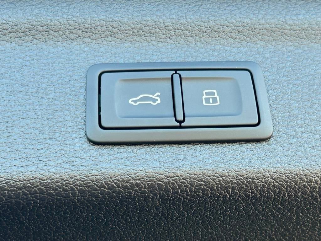 New 2025 Audi Q3 2.0T Premium image 49