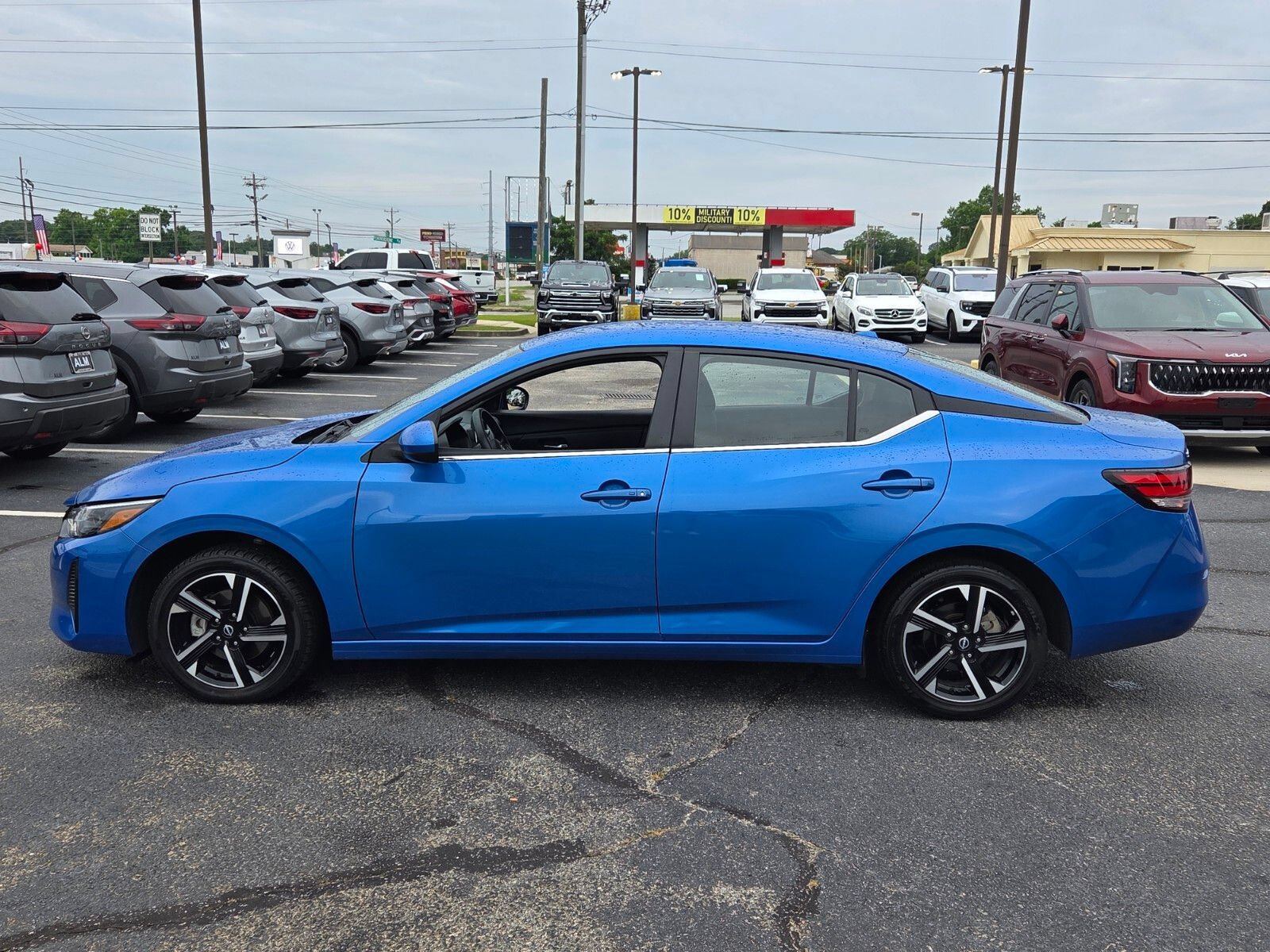 Used 2024 Nissan Sentra SV FWD image 4