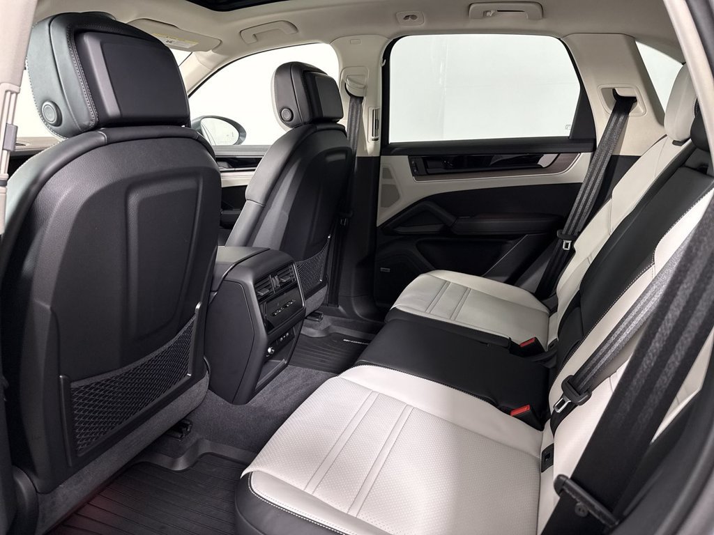 New 2026 Porsche Cayenne E-Hybrid AWD/4WD image 26