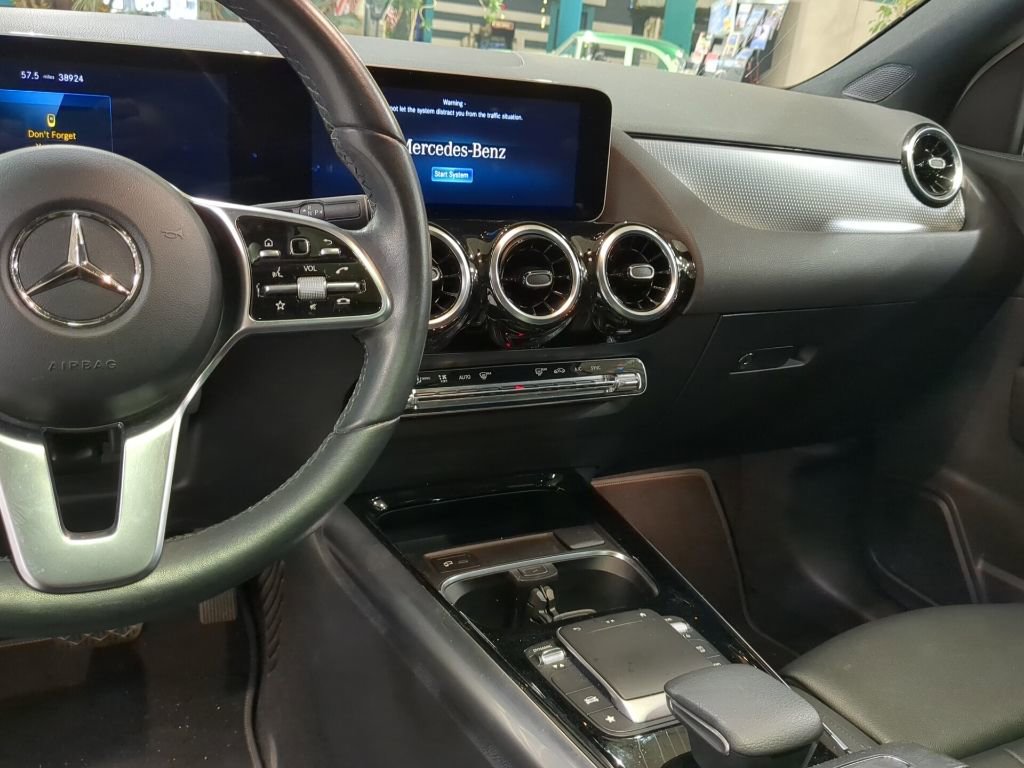 Used 2021 Mercedes-Benz GLA 250 4MATIC image 3