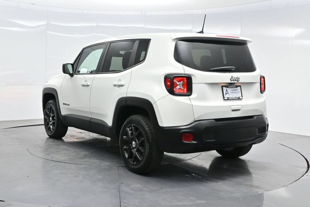 Used 2023 Jeep Renegade Latitude AWD/4WD image 5