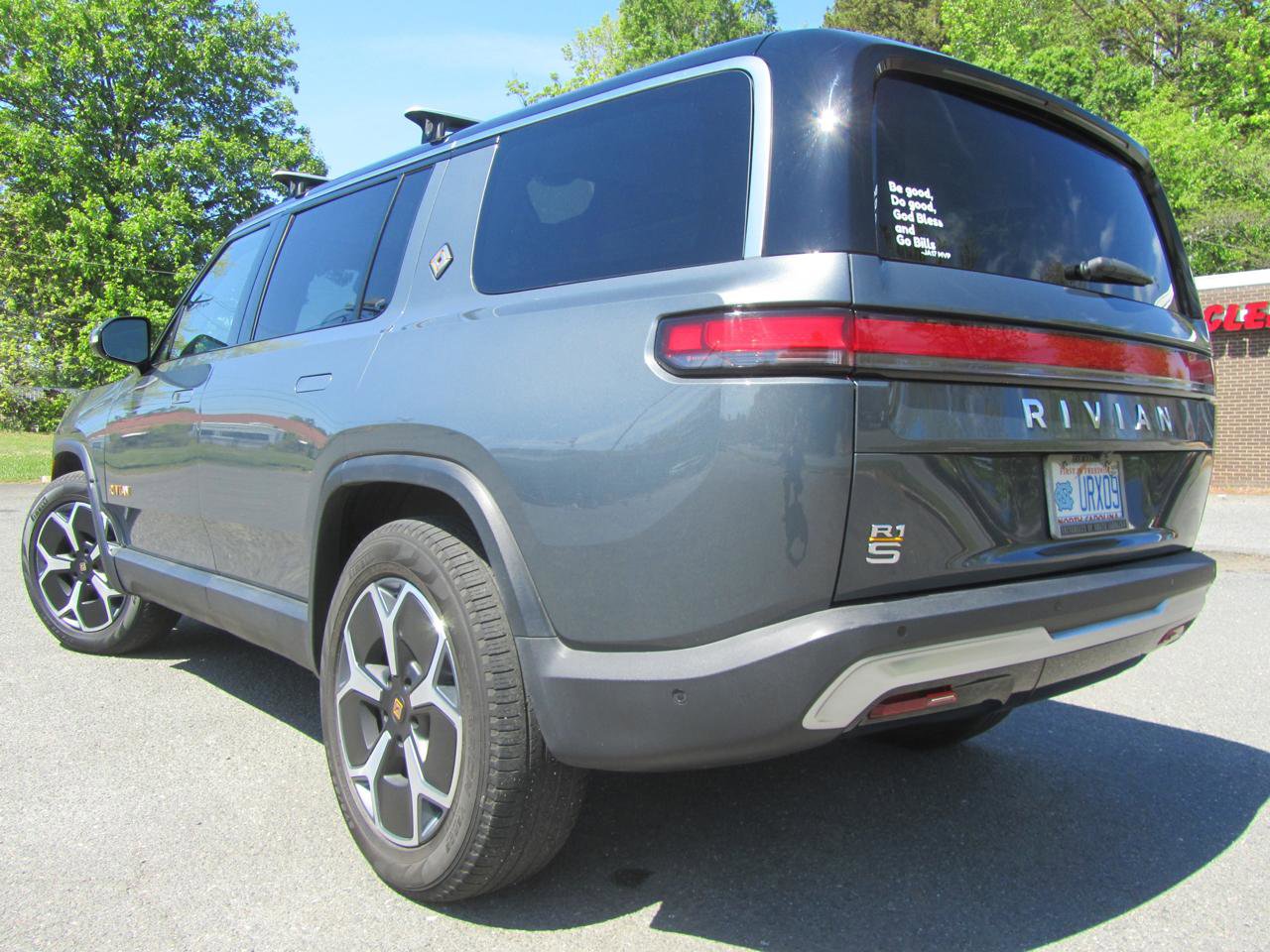 Used 2023 Rivian R1S Adventure image 8