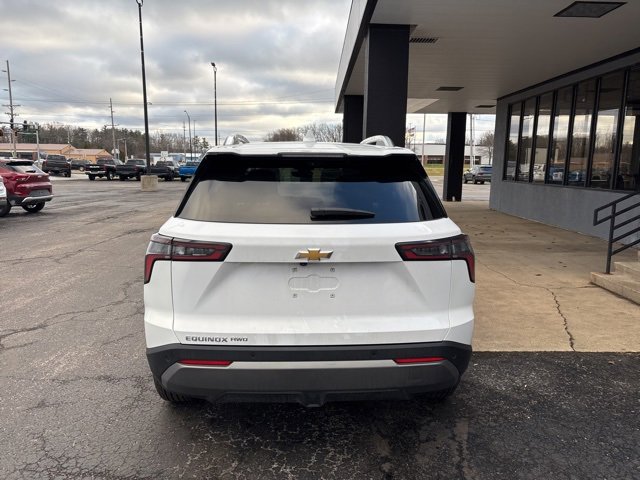 Used 2025 Chevrolet Equinox LT w/ Convenience Package II image 9