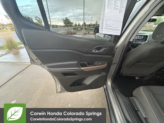 Used 2019 GMC Acadia SLE w/ Driver Alert Package I image 21