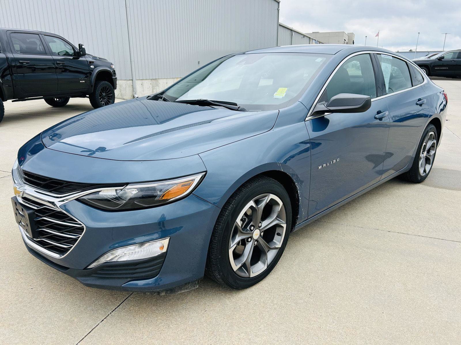 Used 2024 Chevrolet Malibu LT FWD image 31
