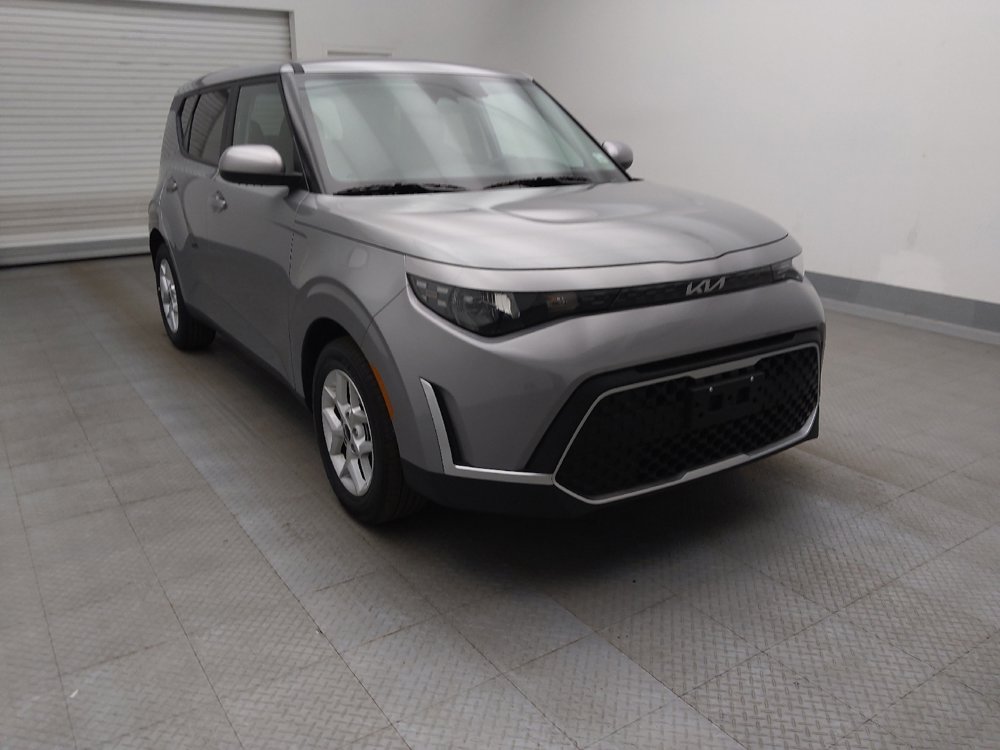 Used 2025 Kia Soul LX image 13