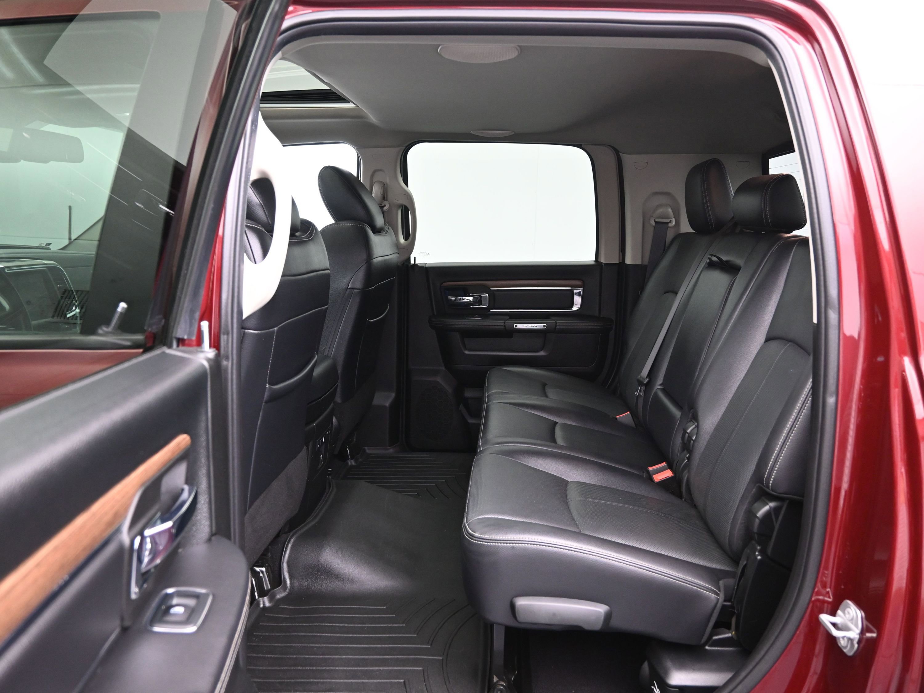 Used 2018 RAM 2500 Laramie w/ Off Road Package AWD/4WD image 11