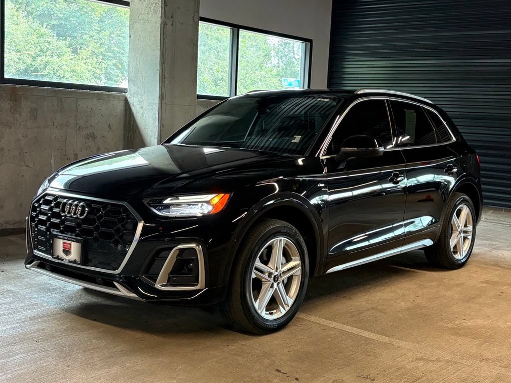 Used 2024 Audi Q5 e Premium Plus w/ Premium Plus Package AWD/4WD image 1