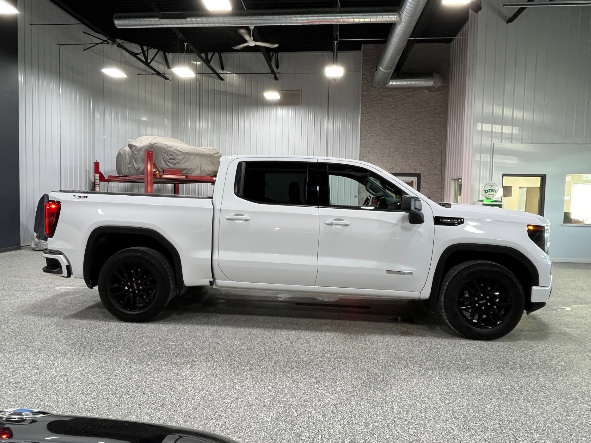 Certified 2022 GMC Sierra 1500 Elevation w/ X31 Off-Road Package image 6