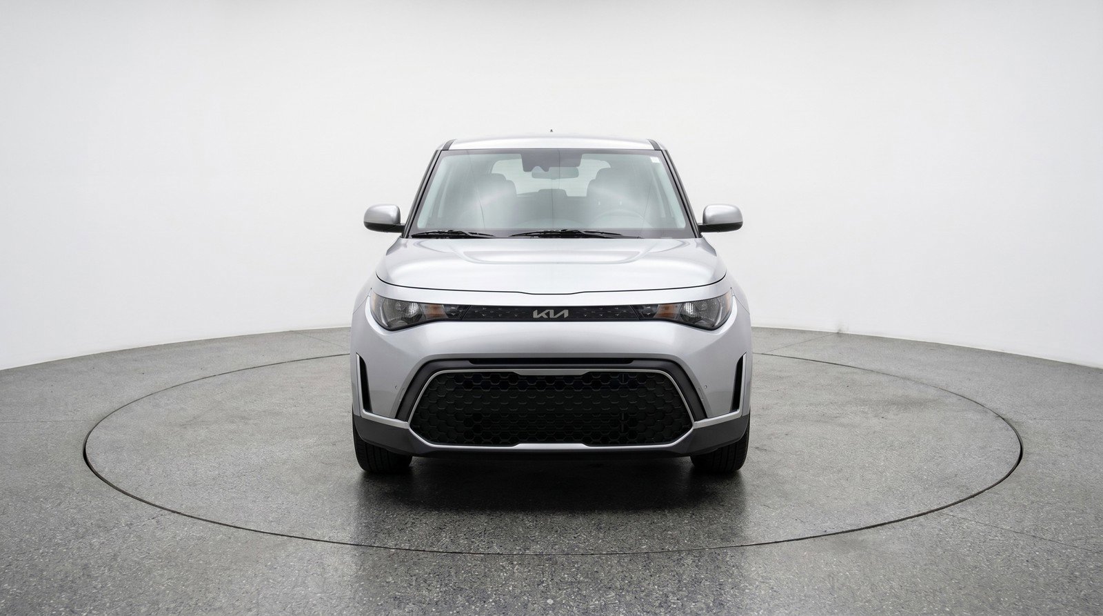 Used 2025 Kia Soul LX w/ LX Technology Package FWD image 2