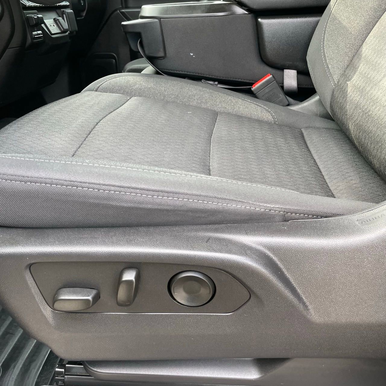 Used 2025 Chevrolet Silverado 2500 Custom w/ Custom Value Package image 23