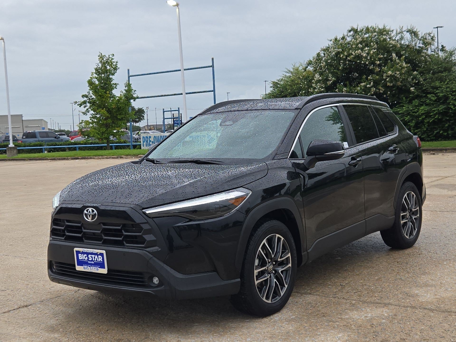 Used 2026 Toyota Corolla Cross XLE FWD image 9