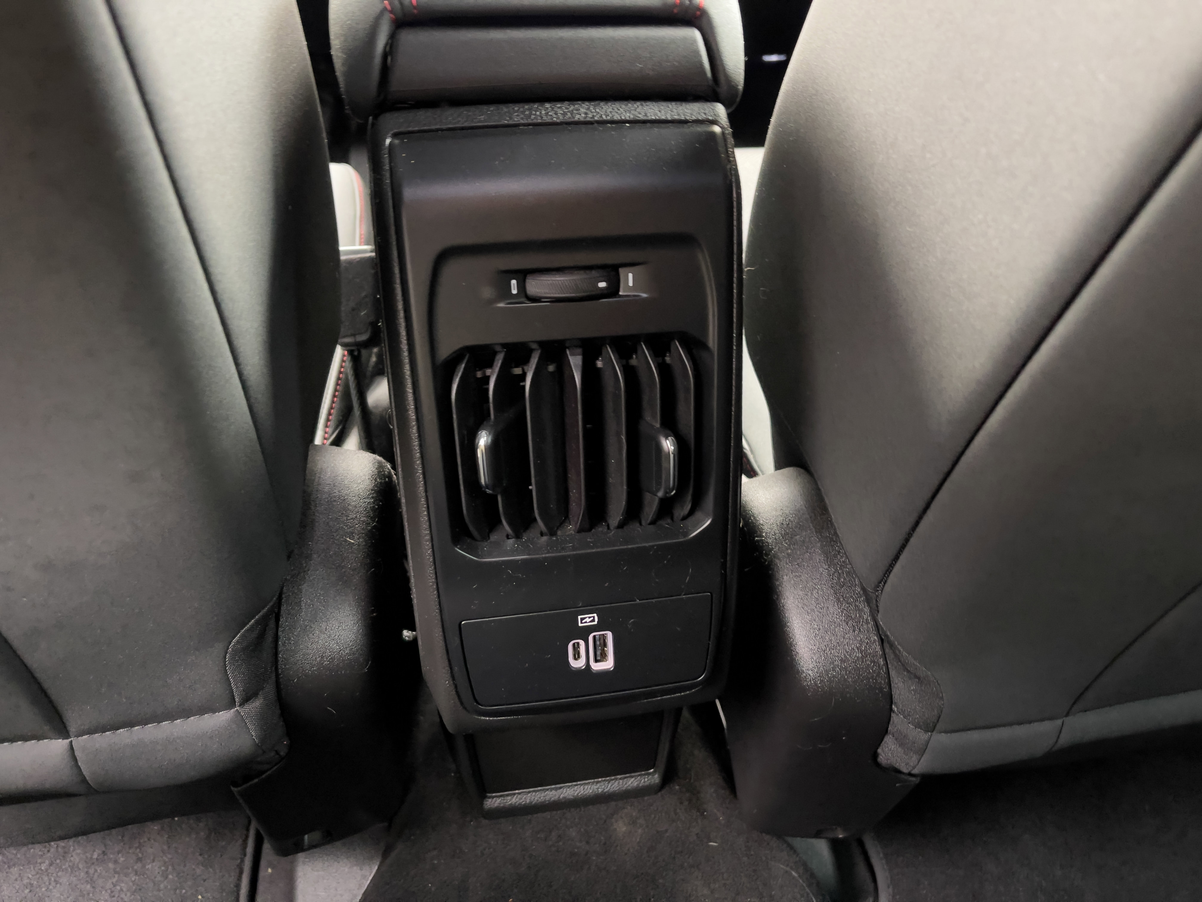 Used 2024 Dodge Hornet GT w/ GT Blacktop Package image 15