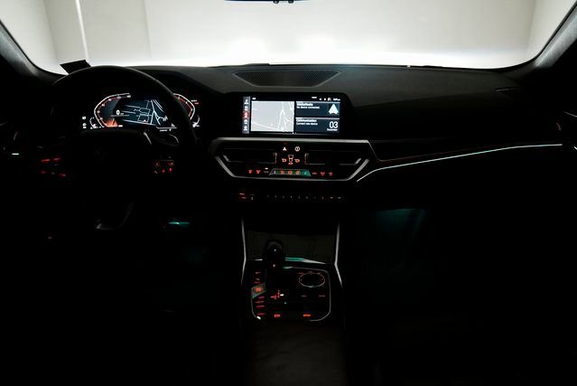 Used 2021 BMW 430i Convertible image 25