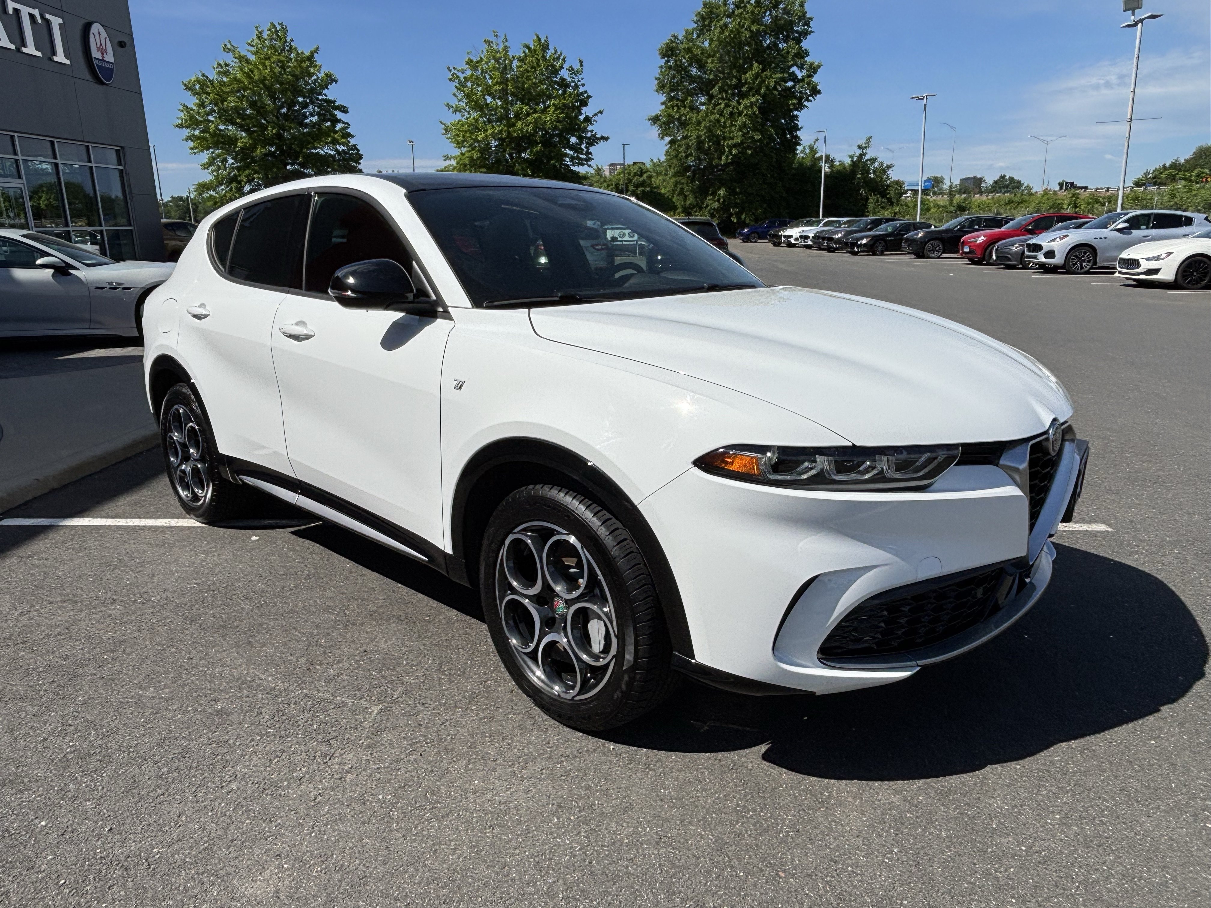 Used 2024 Alfa Romeo Tonale Ti w/ Premium Interior Package AWD/4WD image 11